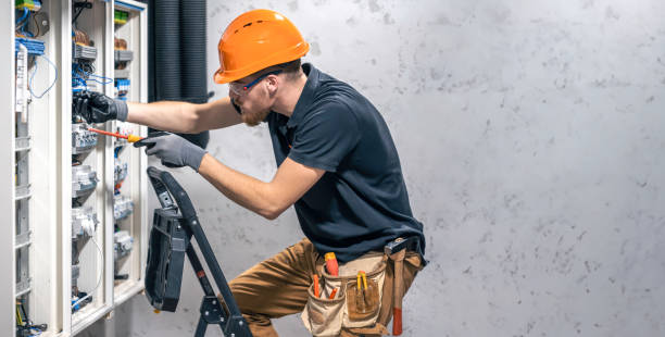 Best Circuit Breaker Repair  in Holyoke, MA